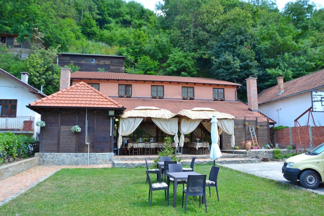 Podrum Miljevic Novi Ledinci Exterior foto